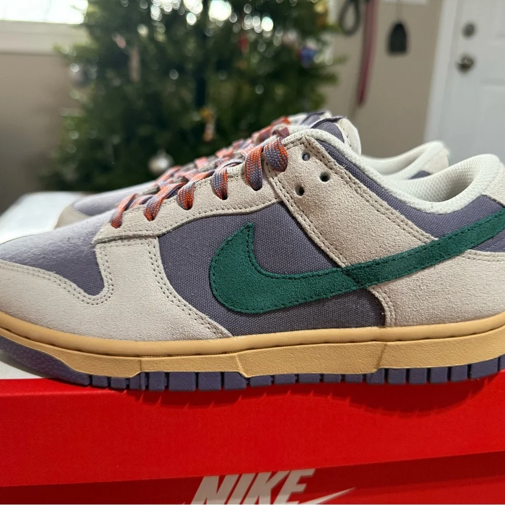 Nike Beige and Green Sneakers - Picture 7 of 12